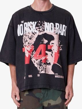 MNML Black oversized tee with print boxy fit sz xl NWOT